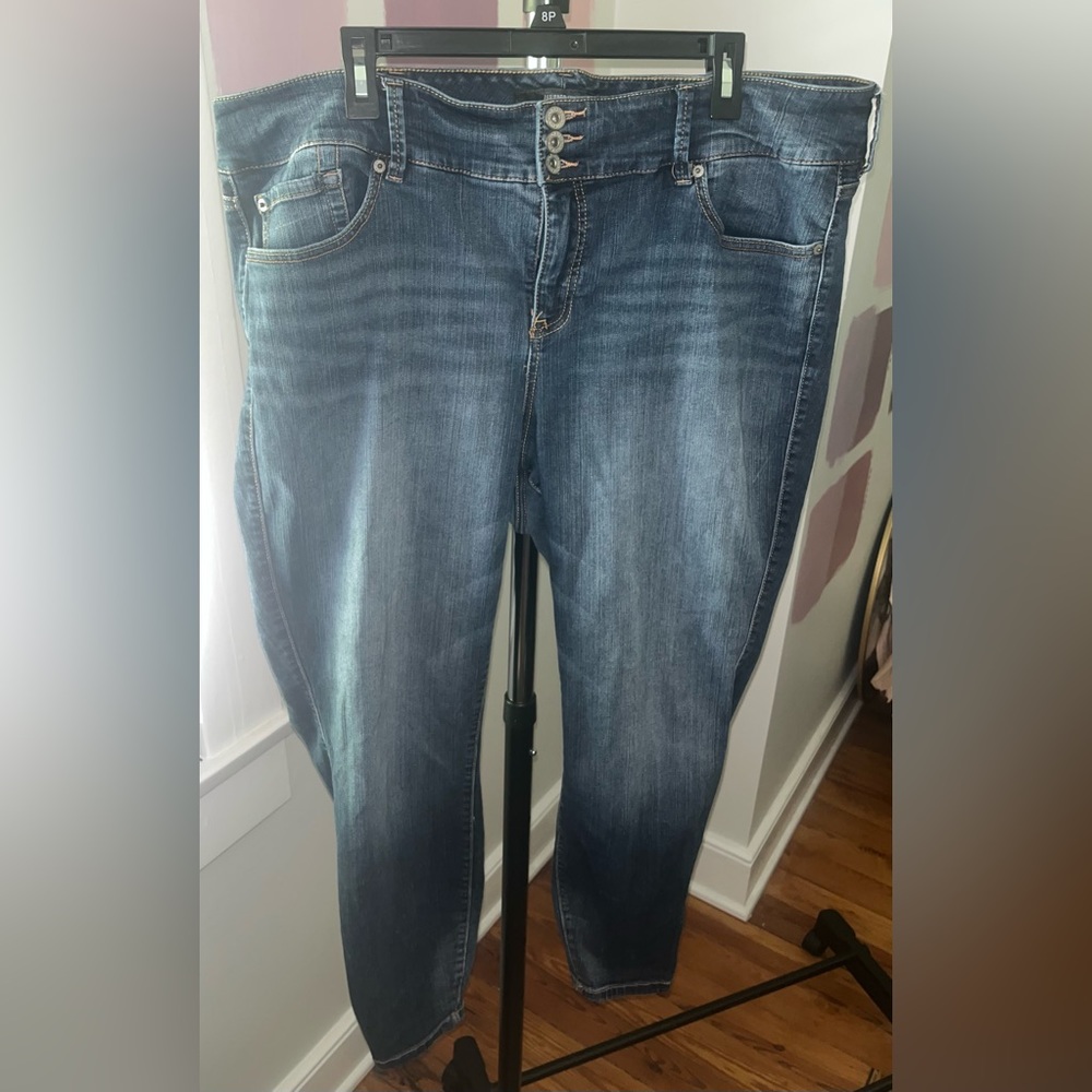 Torrid 24 skinny, med wash